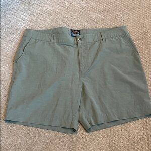 Faherty men’s all day shorts green